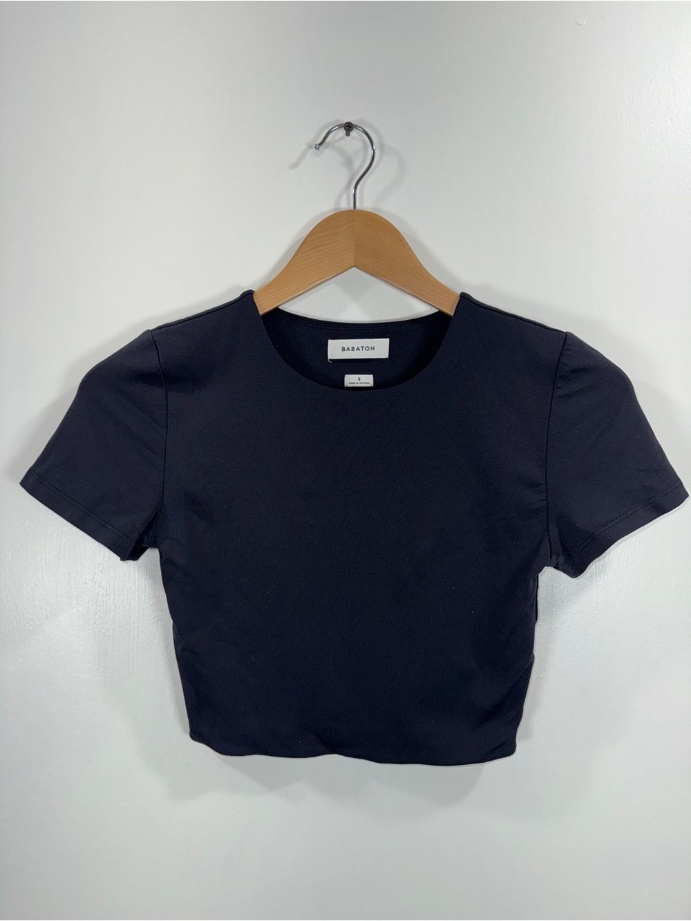 WSH157 {Babaton} Black Short Sleeve Crewneck Body Contour Crop Top